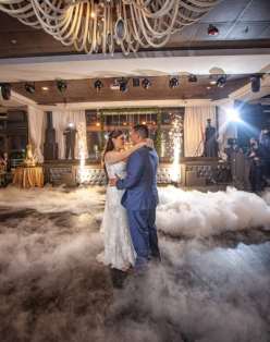 Sparkle fountain wedding extra during coronavirus era wedding (Courtesy Victoria Machin Photography)