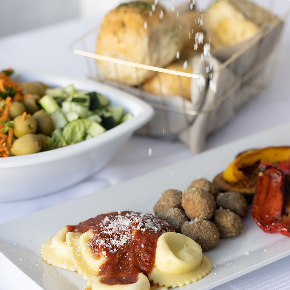 303-exquisite-corporate-catering-italian-favorites-al-fresco-buffet-2